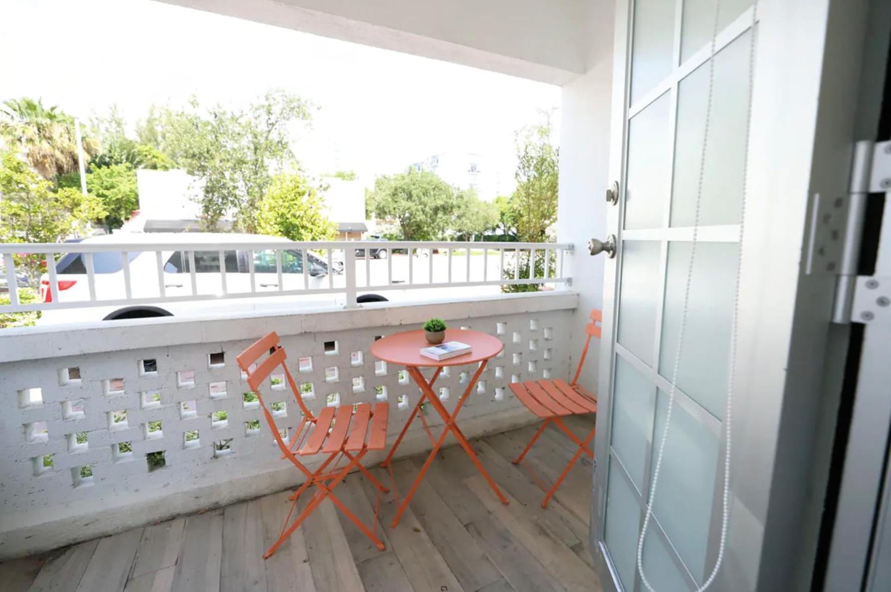 South Beach 2 Bedroom Family & Pet Friendly Apartment With Balcony & Free Parking Miami Beach Bagian luar foto